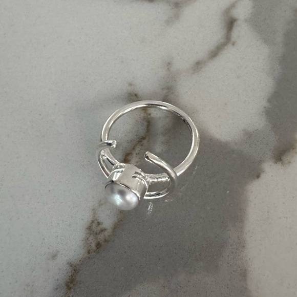 NWOT Sundance Cat’s Cradle Ring, Pearl, Sterling Silver - Picture 3 of 6